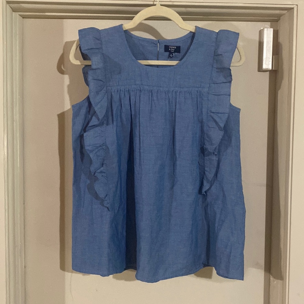 Crown & Ivy Kids Girls size XL Chambray blouse.